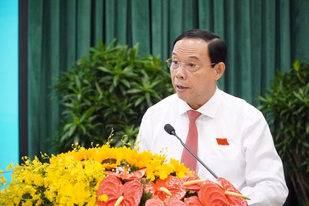 Phó Chủ tịch Thường trực HĐND TP.HCM Nguyễn Văn Thọ phát biểu bế mạc. Ảnh: THANH TUYỀN