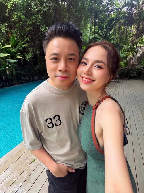 Nữ diễn viên Đinh Ngọc Diệp vừa viết lời cảm ơn đạo diễn Victor Vũ vì luôn ủng hộ cô tiếp tục học tập, thậm chí thay vợ chăm con mỗi tối mà “không một lời nhăn nhó”.