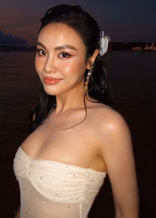 Vẻ ngoài quyến rũ của Á hậu 2 cuộc thi Hoa hậu Hoàn vũ Việt Nam 2022 khiến người đối diện khó rời mắt.