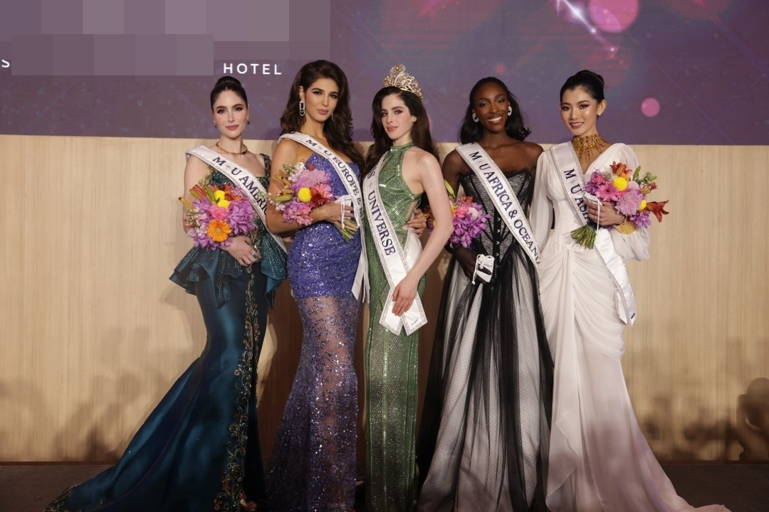 Theo VTV, Olivia Yace từ bỏ danh hiệu Á hậu 4 Miss Universe 2025 và Miss Universe Africa and Oceania. "Từ bỏ danh hiệu cho phép tôi cống hiến hoàn toàn cho việc bảo vệ những giá trị mà tôi trân trọng", nàng hậu bày tỏ. Ảnh: Miss Universe.