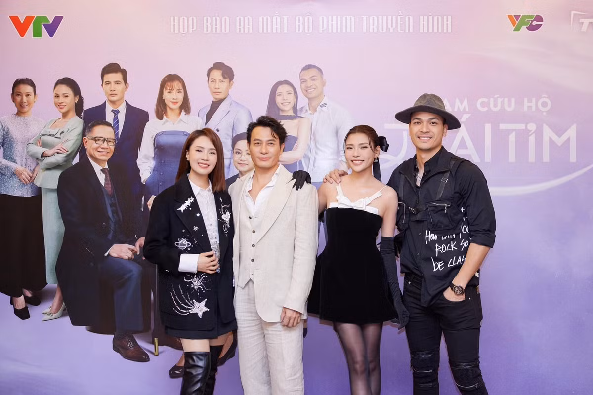 Vũ Tuấn Việt từng gây chú ý khi đóng phim Trạm cứu hộ trái tim. Nam diễn viên kết hợp với Thuý Diễm trong bộ phim này. FB Vũ Tuấn Việt.