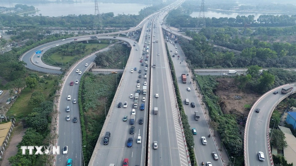 Cửa ngõ phía nam thành phố hướng vào trung tâm sáng 4/1 xảy ra hiện tượng ùn tắc cục bộ. (Ảnh: Quốc Khánh/TTXVN)