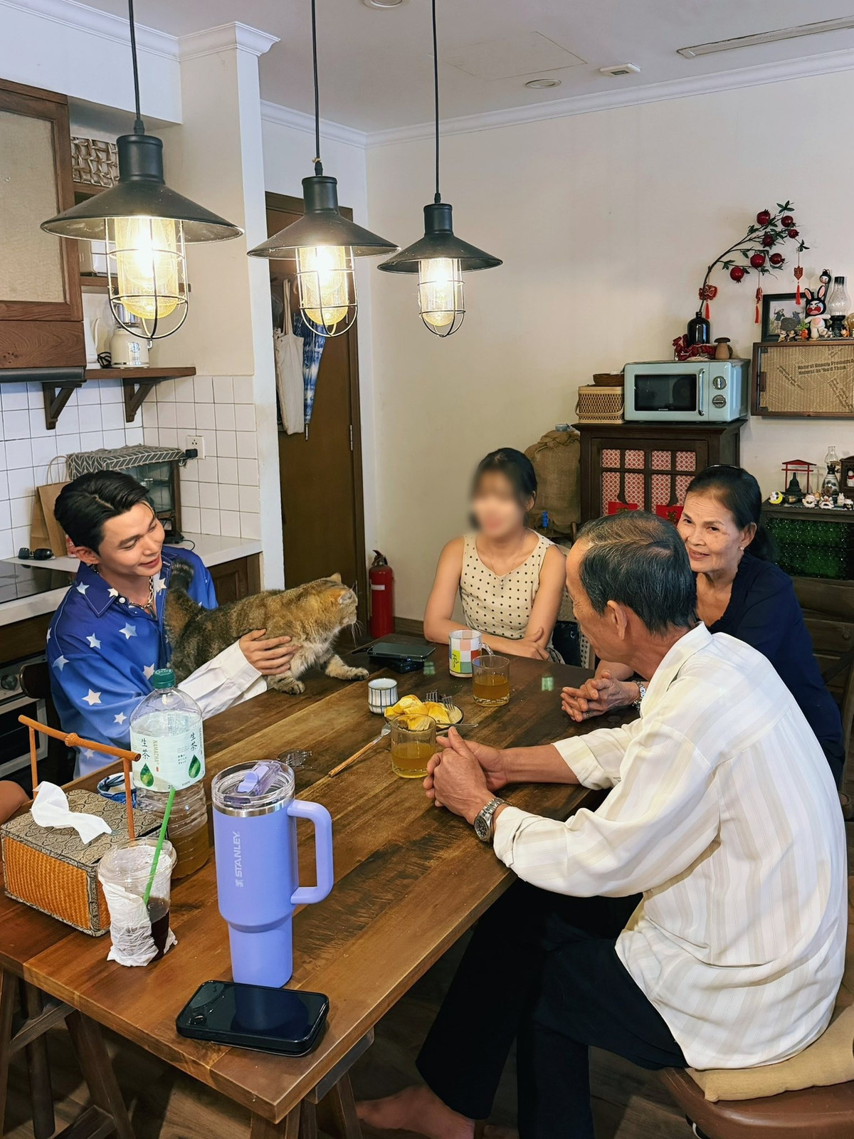 Cô chú Chín Cường xuất hiện trong chương trình Gia Đình Haha - Những ngày trời bao la có Jun Phạm là một trong những thành viên. Theo Dân Việt, khi chia tay gia đình cô chú Chín Cường, Jun Phạm bày tỏ rằng anh thương cô chú như chính cha mẹ ruột và hứa rằng chắc chắn sẽ quay trở lại.