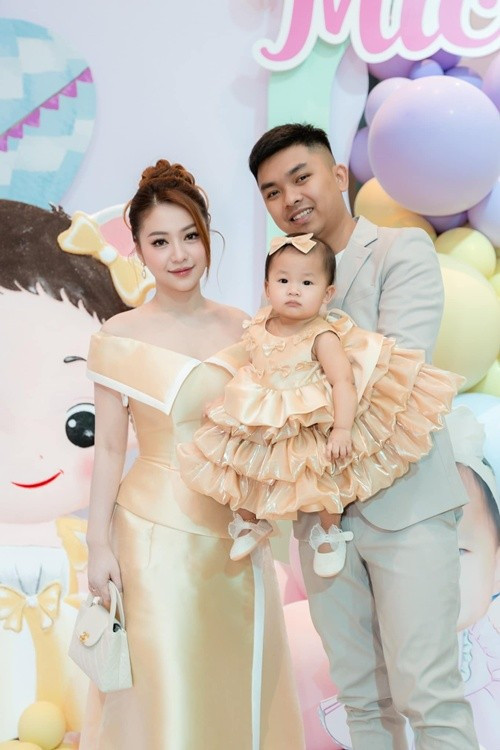 MiA từng nhắn nhủ Triệu Vương trong một chương trình: "Em muốn mình vừa là vợ, vừa là tình nhân cũng như vừa là bạn đồng nghiệp. Có thật nhiều vai trò để cuộc sống trở nên thú vị hơn". Ảnh: FB MiA.