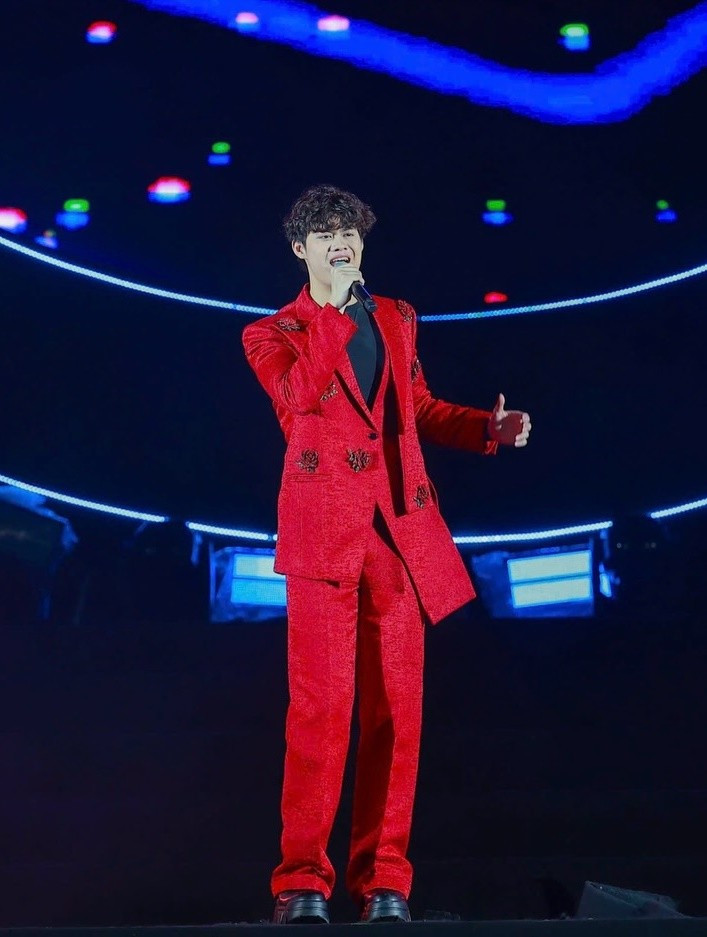 Dù con trai sở hữu ngoại hình nổi bật và năng khiếu nghệ thuật, gia đình Hiền Mai không định hướng Tony theo con đường giải trí mà tôn trọng lựa chọn cá nhân, tạo điều kiện để phát triển thế mạnh riêng. Ảnh: FB Tony.