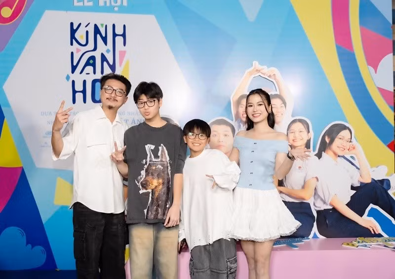 Vợ chồng Minh Đạt hiện tại có hai cậu con trai. Ảnh: FB Lâm Vỹ Dạ.