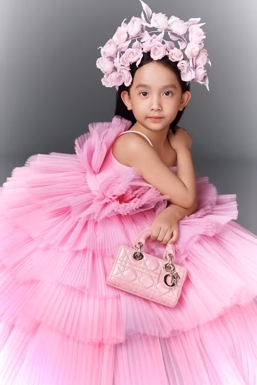 Con gái Đỗ Mạnh Cường tên thật Đỗ Phạm Hà My, sinh năm 2019, điệu đà từ nhỏ. Ảnh: FB Đỗ Mạnh Cường.