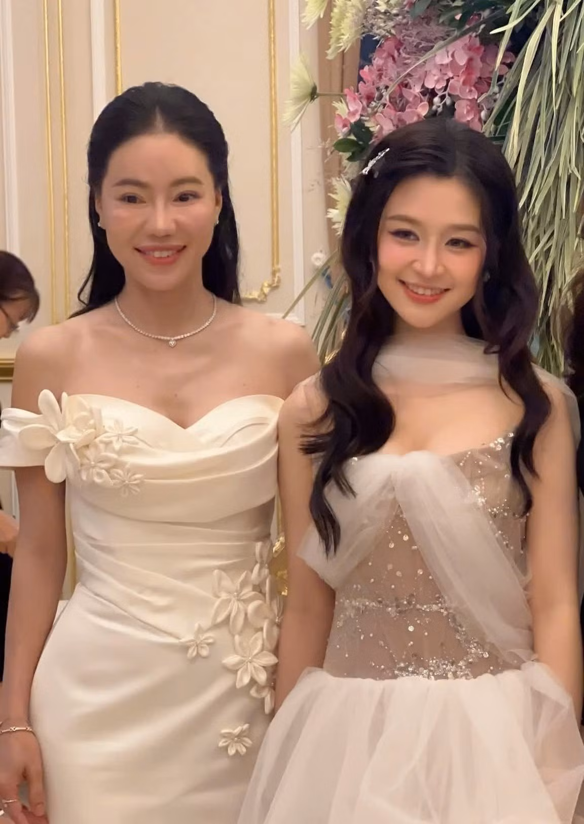 Bảo Ngọc có mối quan hệ thân thiết với 'bà trùm hoa hậu' Phạm Kim Dung.