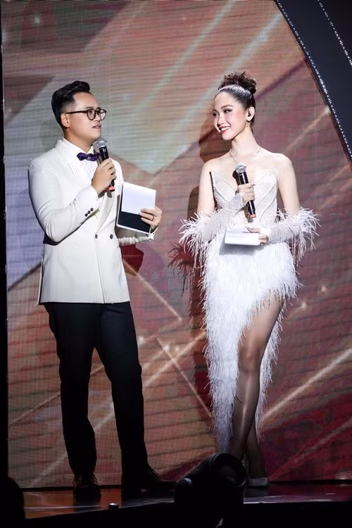 Nữ người mẫu chuyển giới theo đuổi công việc dẫn chương trình trong ít năm qua. Ảnh: FB Nhật Hà.