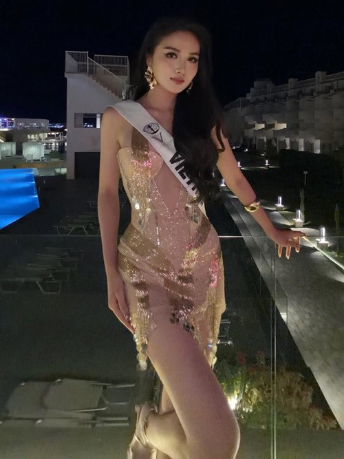 Đến với Miss Intercontinental, Thu Ngân chia sẻ về sở thích cá nhân. Cụ thể, nàng hậu thích dành thời gian cho gia đình, đặc biệt khi học tập xa nhà. Mỗi khi có thời gian rảnh, cô luôn cố gắng gọi video để trò chuyện với mọi người. Ảnh: Instagram Thu Ngân.