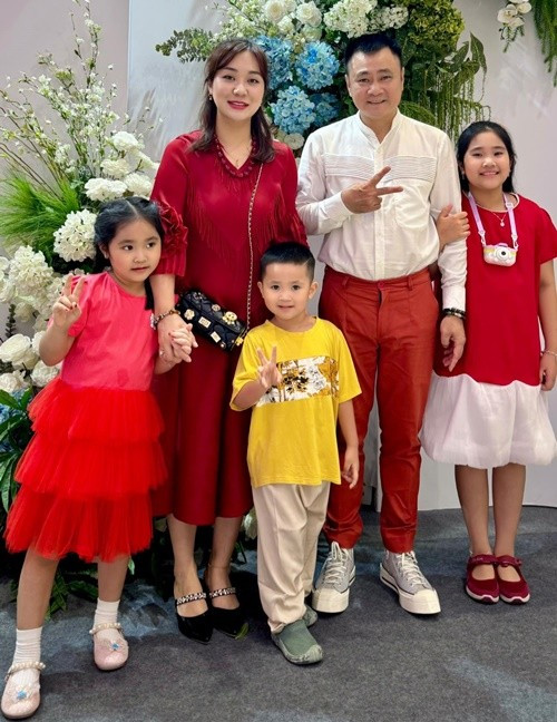 Tháng 2/2025, dịp Valentine, vợ Tự Long tiết lộ bức thư tay của chồng vào năm 2014. Ảnh: FB Tự Long.