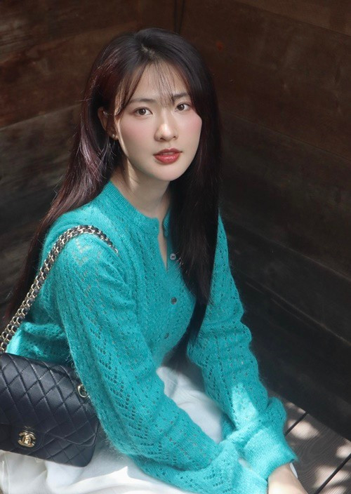 Ngoại hình là một trong những lợi thế giúp Minh Trang sớm ghi dấu ấn khi bước chân vào lĩnh vực nghệ thuật.