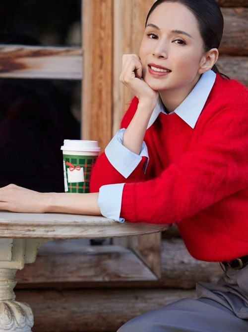 Diễn viên Lý Nhược Đồng trẻ trung đón năm mới. Ảnh: Instagram Lý Nhược Đồng.