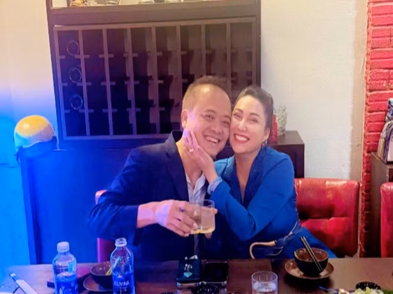 Theo Vietnamnet, vào tháng 9/2025, Phi Thanh Vân chia sẻ, cô và nửa kia dự định tổ chức đám cưới vào tháng 12/2025.