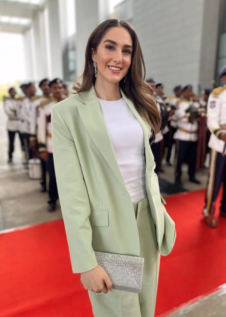 Idil Bilgen năm nay 25 tuổi, tốt nghiệp y khoa ở một trường đại học. Ảnh: Instagram Idil Bilgen.