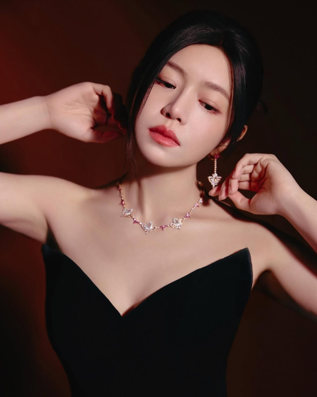 Nhan sắc của nữ diễn viên được nhận xét ngày càng thăng hạng, trẻ trung hơn tuổi thật, toát lên vẻ bình thản và tự tin của người phụ nữ đã đi qua biến cố. Ảnh: Instagram Trần Nghiên Hy