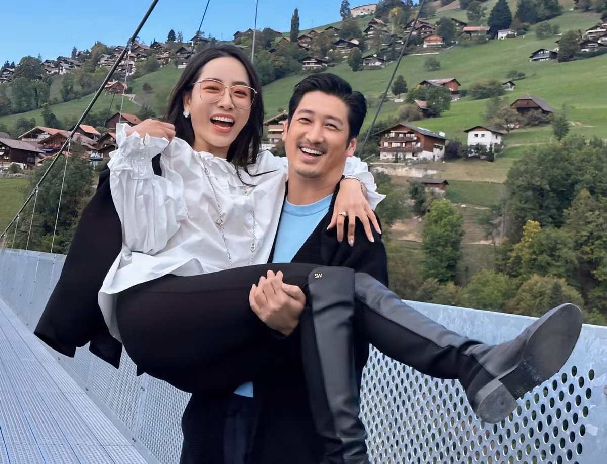 Ngọc Quỳnh diễn kịch, đóng phim truyền hình.Tháng 3/2024, nam diễn viên phim Hoa hồng trên ngực trái được phong tặng danh hiệu NSƯT.