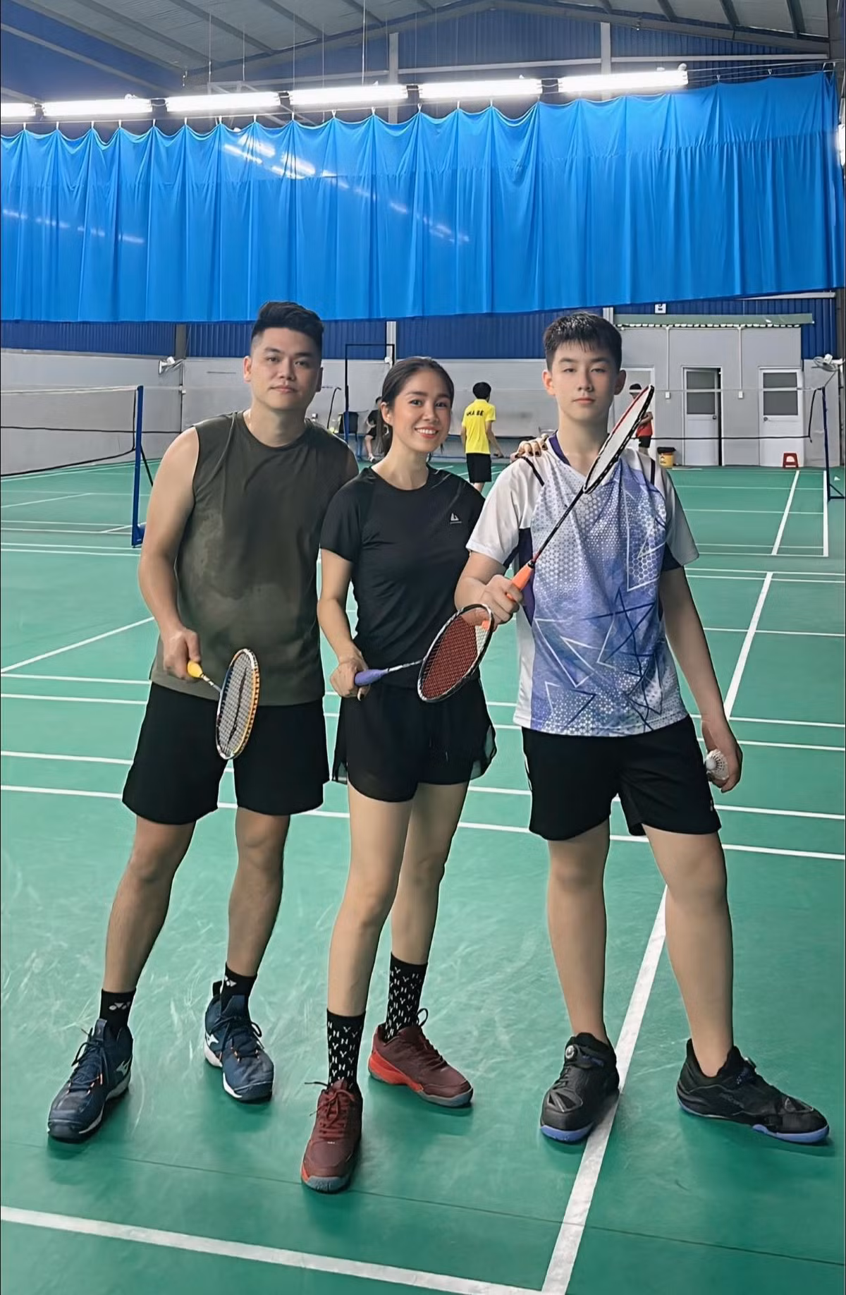 Trung Kiên đối xử với bé Cà Pháo - con riêng của Lê Phương như con ruột. Phía bé Cà Pháo rất quấn Trung Kiên, thích tâm sự với bố dượng. Ảnh: FB Lê Phương.