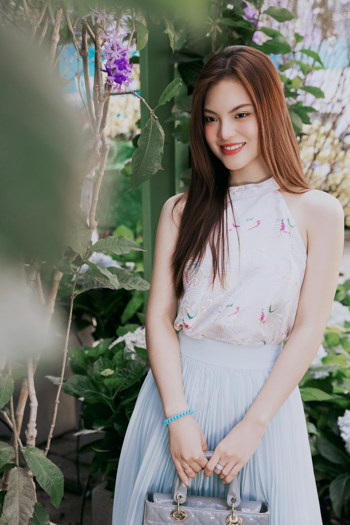 Người đẹp sinh năm 2000 đã ra mắt các MV như Một thập kỷ yêu anh, Đoạn đường riêng, Anh ơi… và sáng tác nhạc từ năm 15 tuổi. Ảnh: FB Sunny Đan Ngọc.