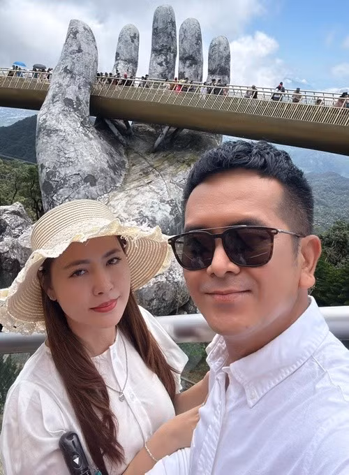 Trên trang cá nhân, diễn viên Hùng Thuận khoe loạt ảnh bên Tuệ Tâm trong tuần trăng mật ở TP Đà Nẵng. Ảnh: FB Hùng Thuận.