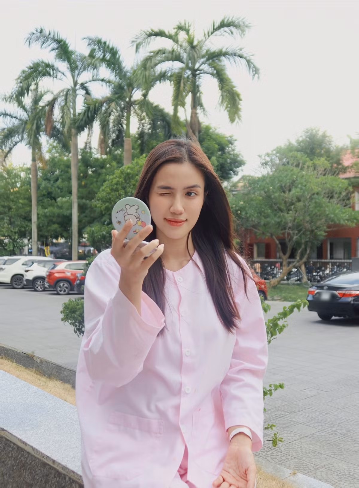 Minh Nhàn chưa tiết lộ thêm về ca phẫu thuật. Ảnh: FB Minh Nhàn.