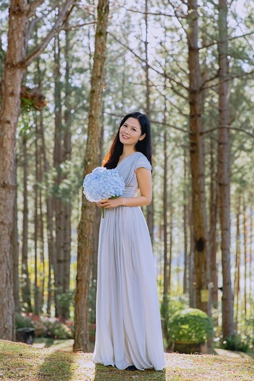 "Tôi từng bước để đến được ngày hôm nay, tuy đã ổn định hơn nhưng vẫn còn nhiều khó khăn", cô chia sẻ trên Vietnamnet về bản thân sau 7 năm ly hôn. Ảnh: FB Đinh Thị Thúy Hà.