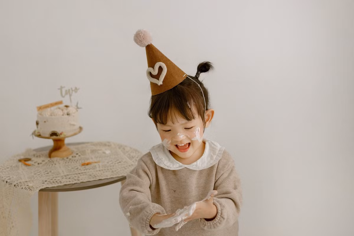 Nhiều khán giả nhận xét bé Boni thừa hưởng nhiều nét đẹp từ bố mẹ. Ảnh: FB Trương Mỹ Nhân.