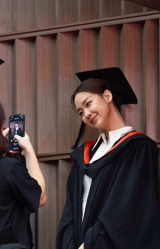 Trên trang cá nhân, Bảo Ngọc tâm sự: "Không có con đường nào là ngắn khi ta đi bằng ước mơ và tri thức. Một hành trình khép lại, để mở ra những chặng đường mới, nơi Ngọc sẽ tiếp tục học hỏi, trưởng thành và khám phá chính mình trên con đường tri thức".