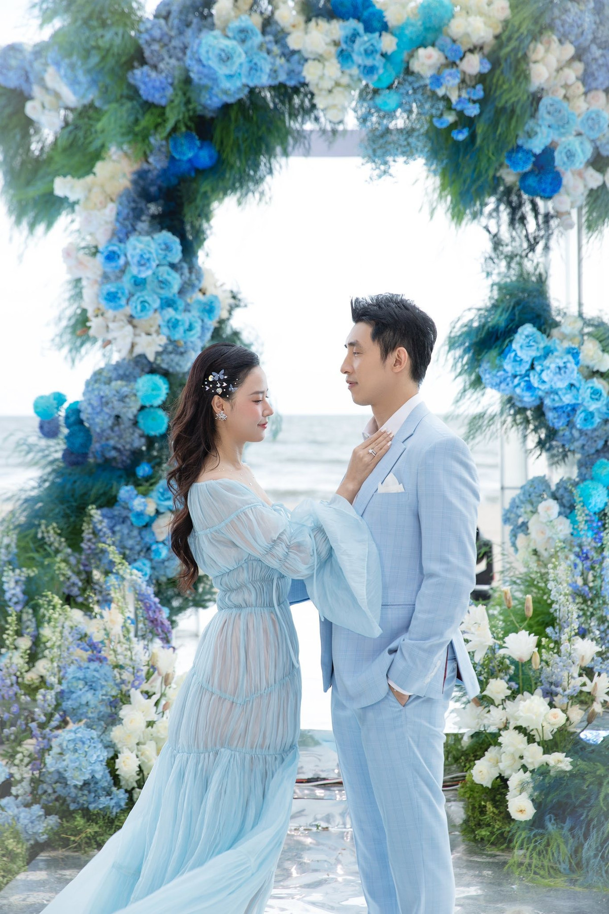 Midu không ngần ngại chia sẻ những khoảnh khắc ngọt ngào bên chồng thiếu gia trên mạng xã hội.