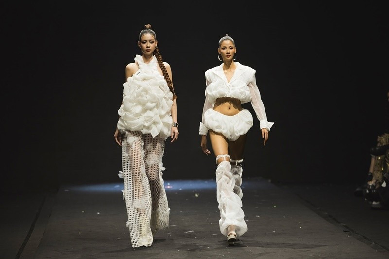 Hiện tại, Bảo Ngọc không chỉ là hoa hậu cao nhất Vbiz mà còn là một trong những mỹ nhân có chiều cao nổi bật. Ảnh: FB Bảo Ngọc.