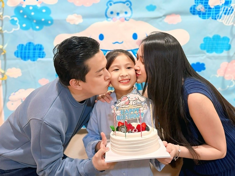 Hơn 10 năm qua, vợ Lam Trường tập trung chăm lo gia đình đồng thời kinh doanh online. Ảnh: FB Lam Trường.