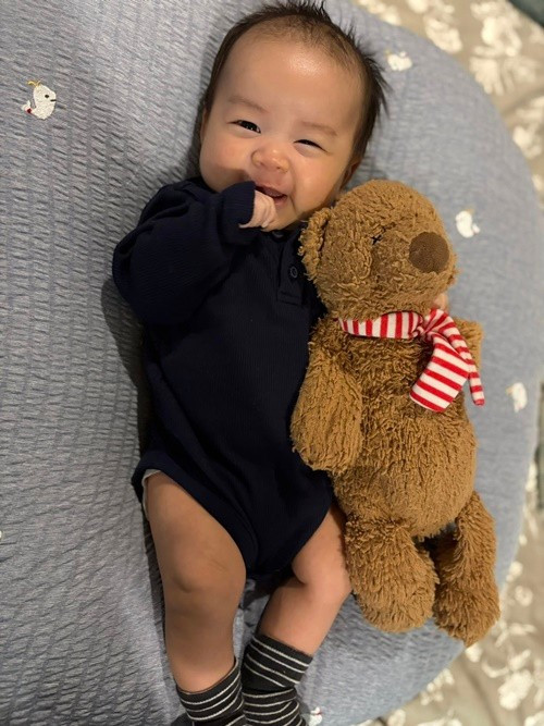 Con trai Yến Phương - Lam Trường trộm vía bụ bẫm, đáng yêu. Ảnh: FB Yến Phương.