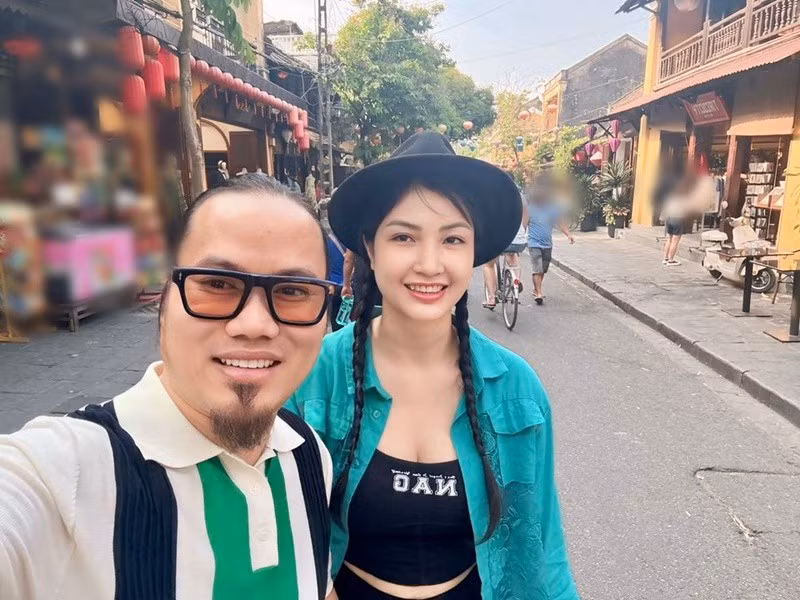 Nhan sắc tươi trẻ của vợ Vượng Râu khiến nhiều người phải trầm trồ. Ảnh: FB Thu Hiền.