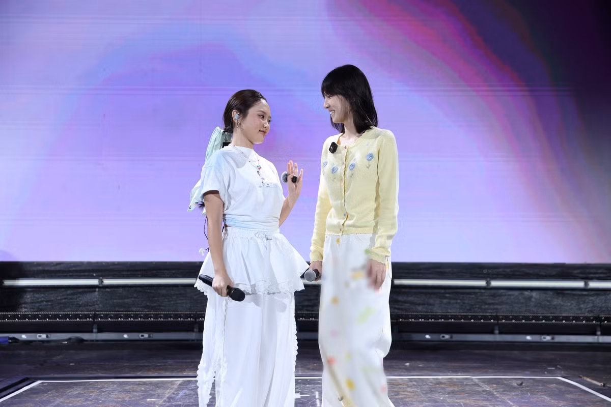 Trước chia sẻ của Khả Lâu, Phương Mỹ Chi nhắn nhủ cô bạn thân: "Bảo bối à, chắc đang vừa viết những dòng này và khóc phải không? Vừa xa đây đã nhớ Khả Lâu rồi, nhớ giữ gìn sức khỏe để còn gặp tôi nhé. Nếu nhớ tôi quá hãy nhìn lên bầu trời ngắm vì tinh tú mang tên Phương Mỹ Chi nhé. Cảm ơn bạn đã đồng hành cùng tôi, người bạn dễ thương". Ảnh: FB Phương Mỹ Chi.