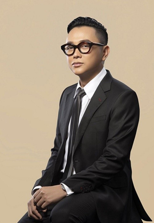 Nhiều người cho rằng Công Trí có cuộc sống giàu có nhờ thu nhập từ việc kinh doanh, thiết kế thời trang. Ảnh: Vietnamnet.