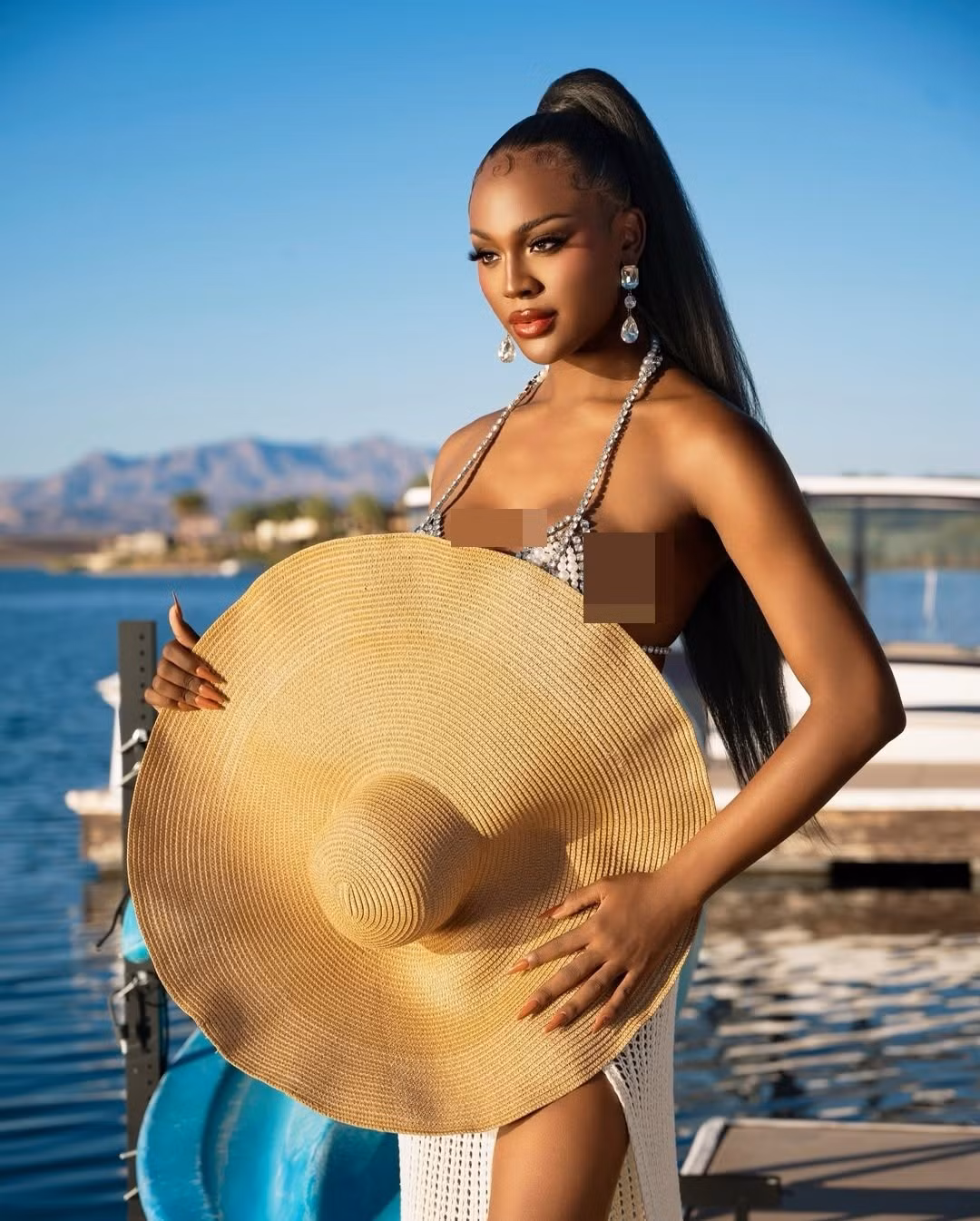 Ở Midori toát lên thần thái quyến rũ. Ảnh: Instagram Midori Monet.