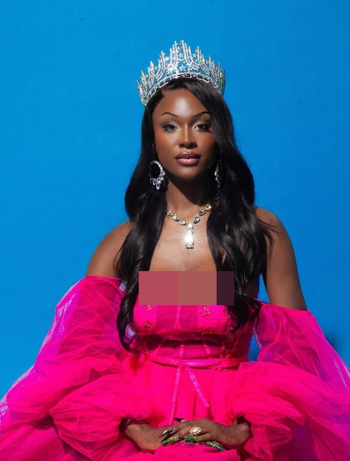 Mỹ nhân người Mỹ chuộng váy áo hở bạo khoe vòng một căng đầy trước khi giành vương miện Hoa hậu Chuyển giới Quốc tế 2025. Ảnh: Instagram Midori Monet.