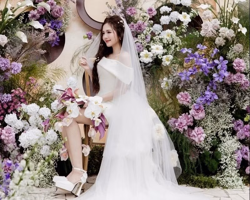 Ngọc Huyền xinh đẹp như công chúa trong ngày trọng đại. Ảnh: Znews.