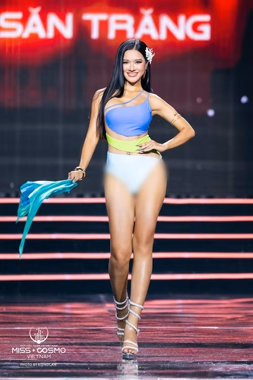 Người đẹp Đắk Lắk khoe vóc dáng quyến rũ ở phần thi bikini. Ảnh: Miss Cosmo Vietnam.