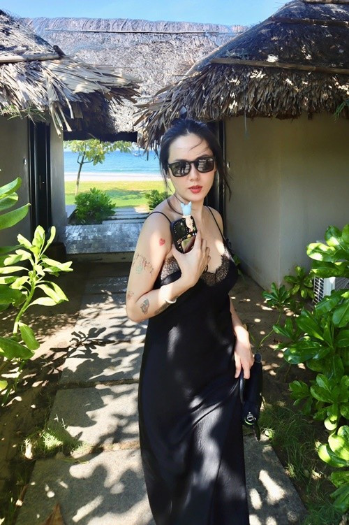 Nhiều năm qua, Phương Linh gắn bó với mái tóc dài. Ảnh: FB Phương Linh.