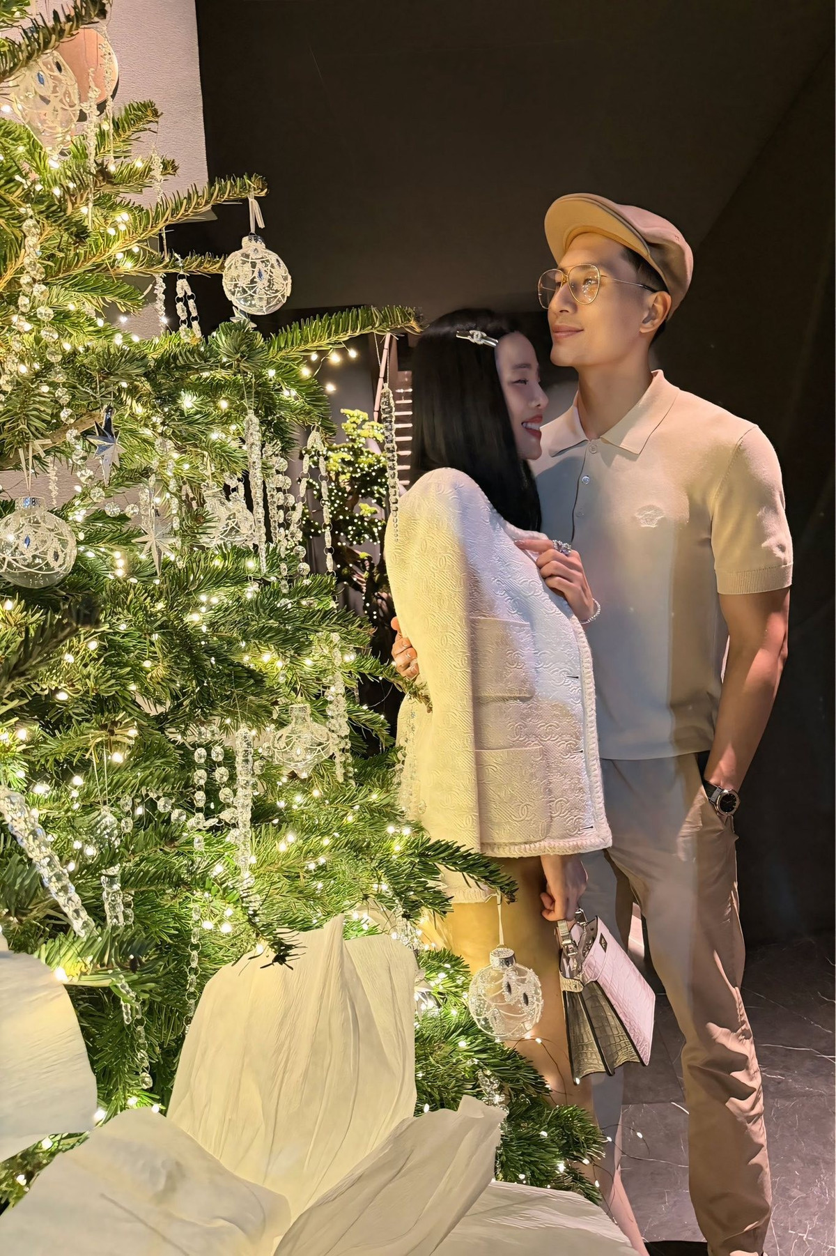 Lâm Bảo Châu viết: “Từ cuối năm của ngày ấy, chúng tôi học cách cùng nhau chia sẻ mọi vui buồn và hành trình ấy vẫn đang tiếp diễn”. Ảnh: FB Lệ Quyên.