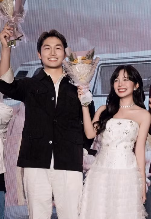 Gần đây, Ngọc Huyền và Đình Tú phủ nhận tin đồn cưới chạy bầu. Ảnh: Vietnamnet.