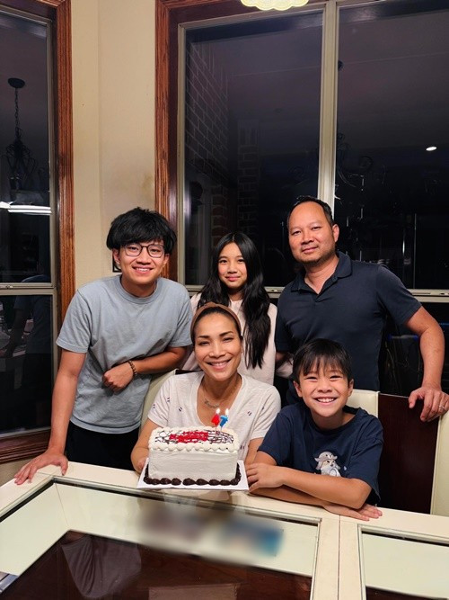 Hồng Ngọc tâm sự, với cô, gia đình không phải là một phần trong cuộc sống mà là cả cuộc sống của cô. Ảnh: FB Hồng Ngọc.