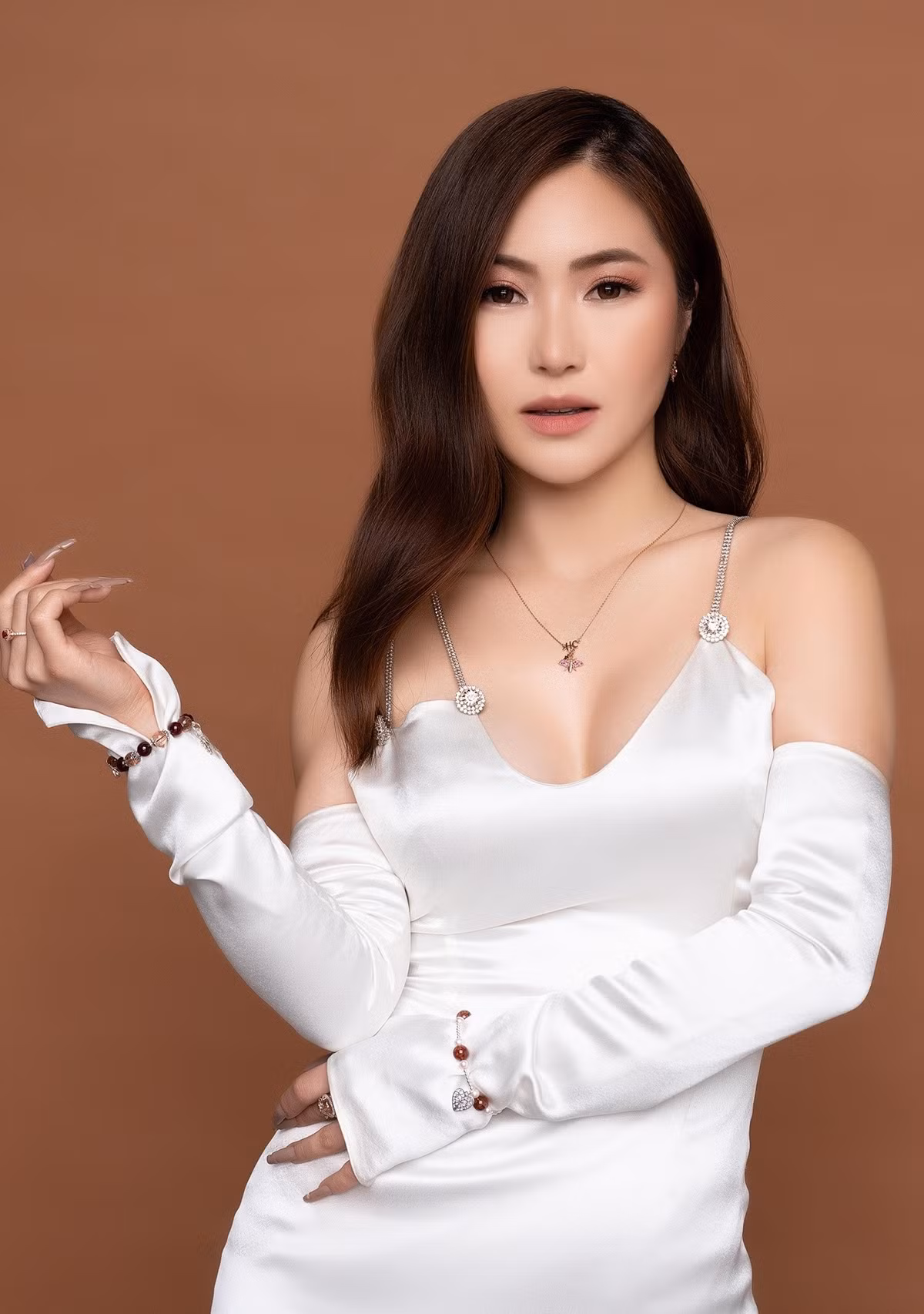 Cô đoạt nhiều giải thưởng như: Nghệ sĩ mới của năm tại Cống hiến 2013, giải Mnet Asian Music Awards (MAMA) hạng mục Best Asian Artist in Vietnam (Nghệ sĩ châu Á xuất sắc nhất tại Việt Nam) năm 2018.