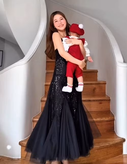 Nữ diễn viên tranh thủ những lúc rảnh rỗi để cùng con trai tận hưởng các chuyến nghỉ dưỡng.