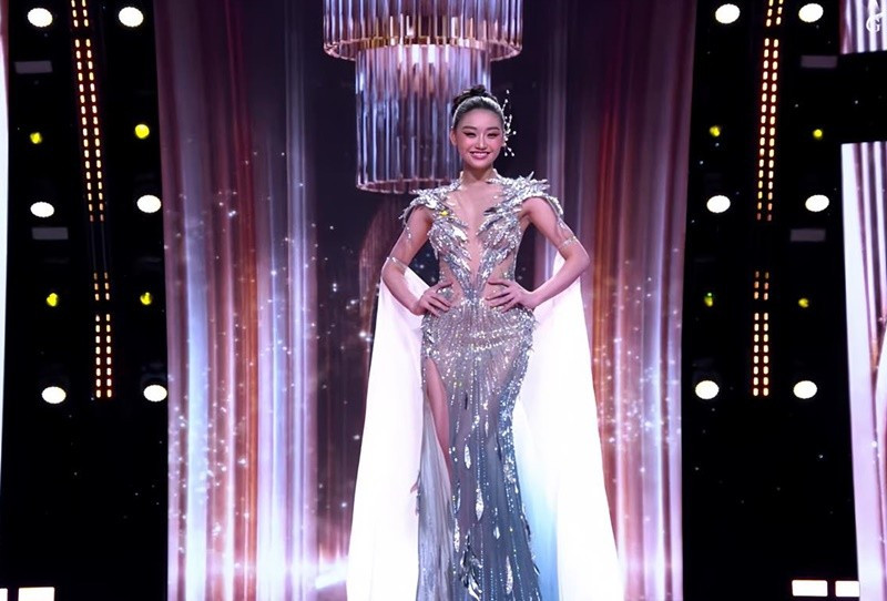 Yến Nhi gây ấn tượng bởi vẻ ngoài lộng lẫy trong bán kết. Ảnh: FB Yến Nhi.