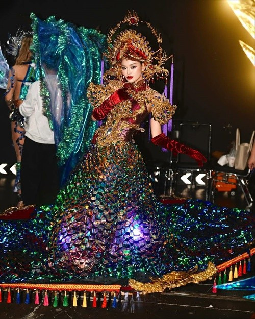 Video ghi lại phần trình diễn của Yến Nhi trong bộ trang phục Thăng Long Hội được ban tổ chức Miss Grand International 2025 đăng trên kênh TikTok hiện tại có 37 triệu lượt xem, vượt xa video của nhiều thí sinh. Ảnh: FB Yến Nhi.