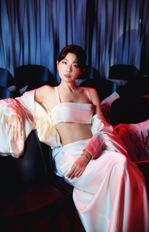 Lamoon sở hữu nhan sắc trong trẻo, dễ tạo thiện cảm ngay từ cái nhìn đầu tiên.