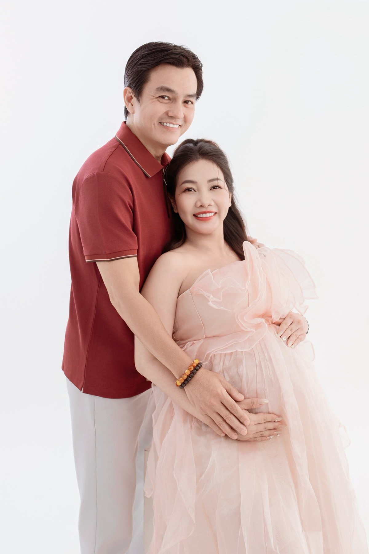 Diễn viên Cao Minh Đạt và doanh nhân Trúc Trương sắp đón con chào đời. Ảnh: FB Trúc Trương Cao Minh Đạt.