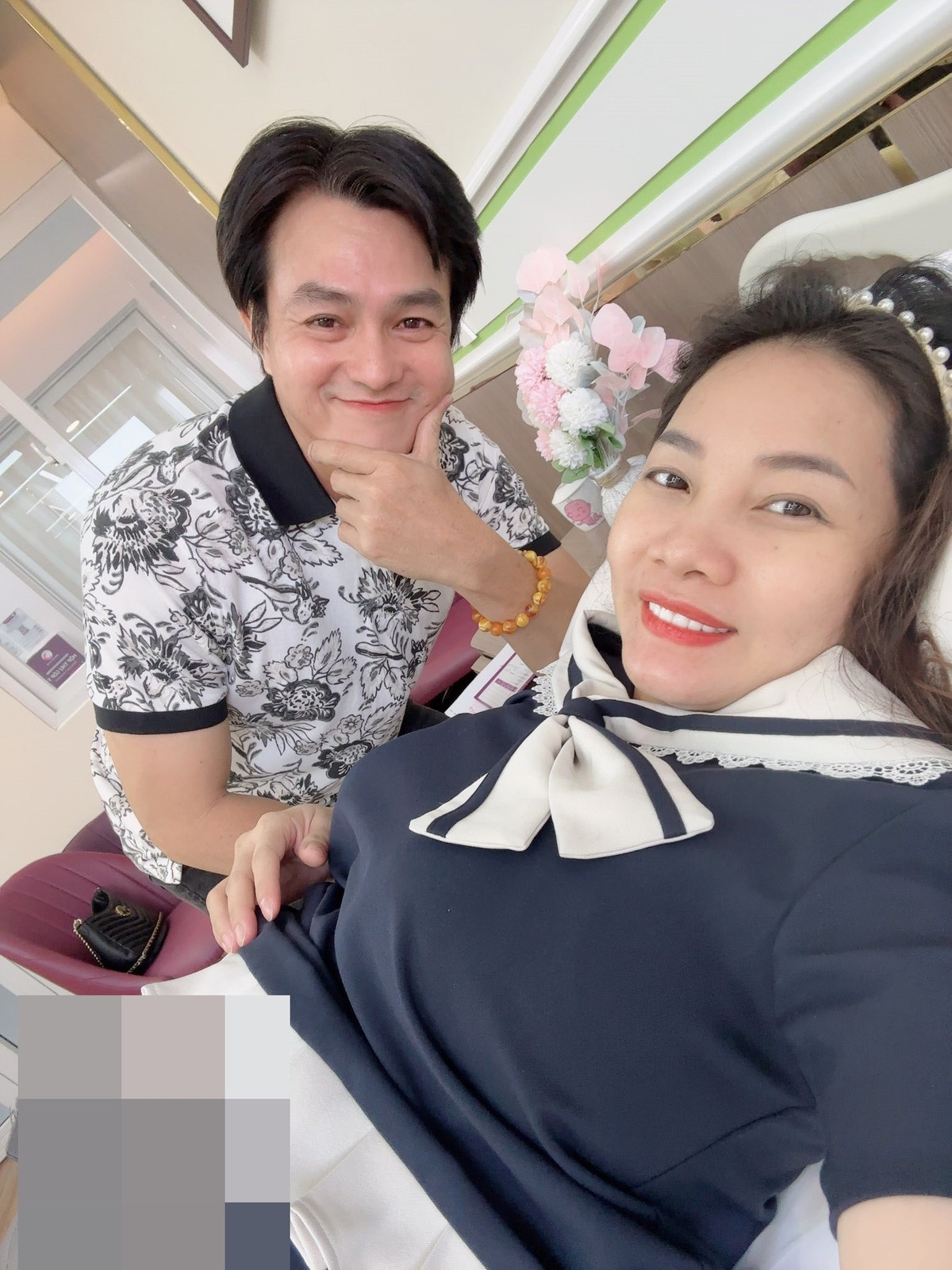 Cao Minh Đạt luôn đồng hành cùng vợ trong các buổi khám thai định kỳ. Ảnh: FB Trúc Trương Cao Minh Đạt.